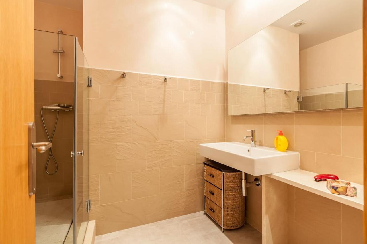 סביליה Apartamento Con Encanto En El Barrio De Santa Cruz מראה חיצוני תמונה